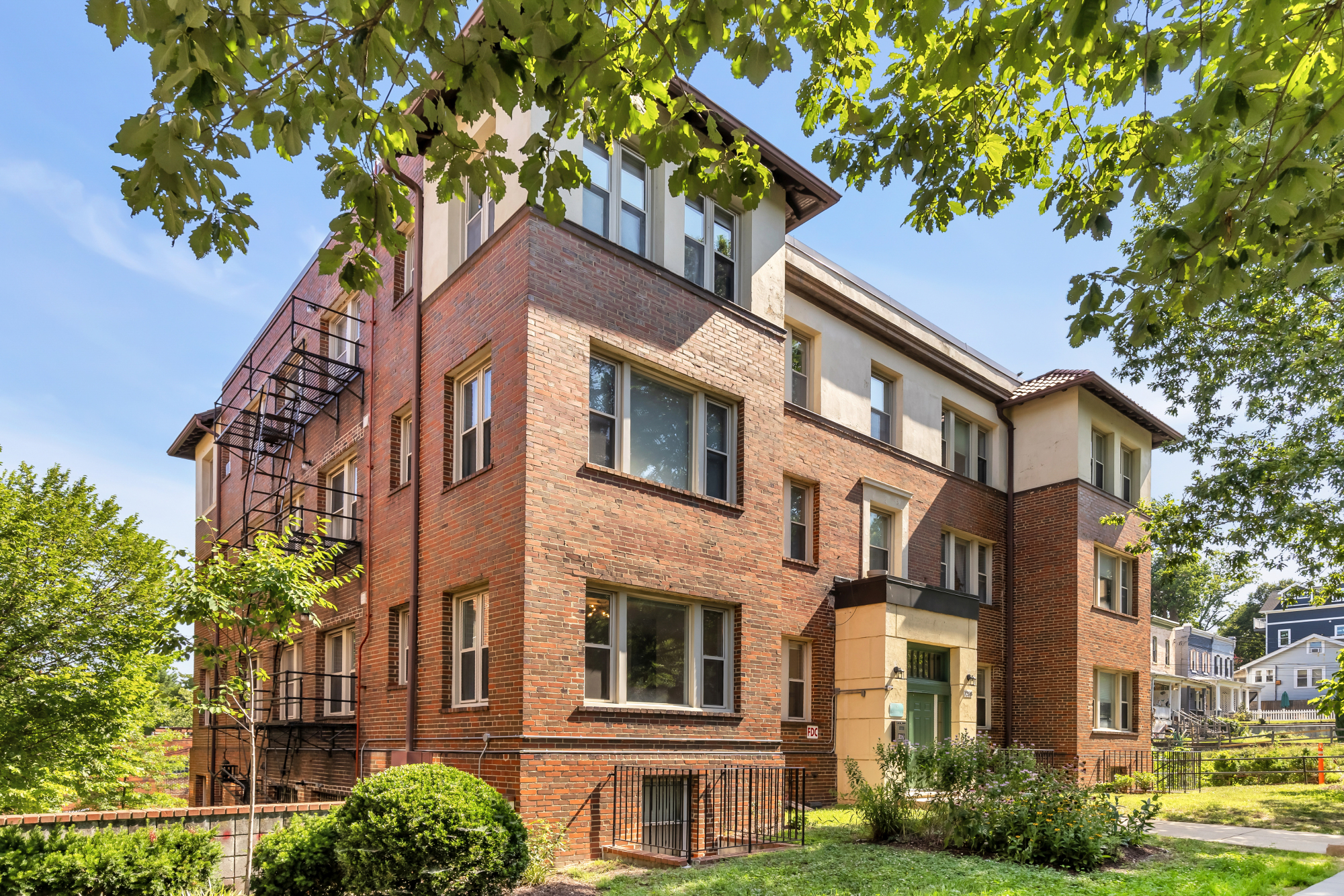 1218 Perry Street NE_Exterior